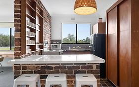 Fun Retro 2 Bedroom Apartment